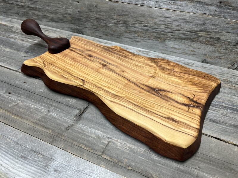 Italian olive wood and walnut charcuterie board 3 Italian olive wood and walnut charcuterie board - Image 3